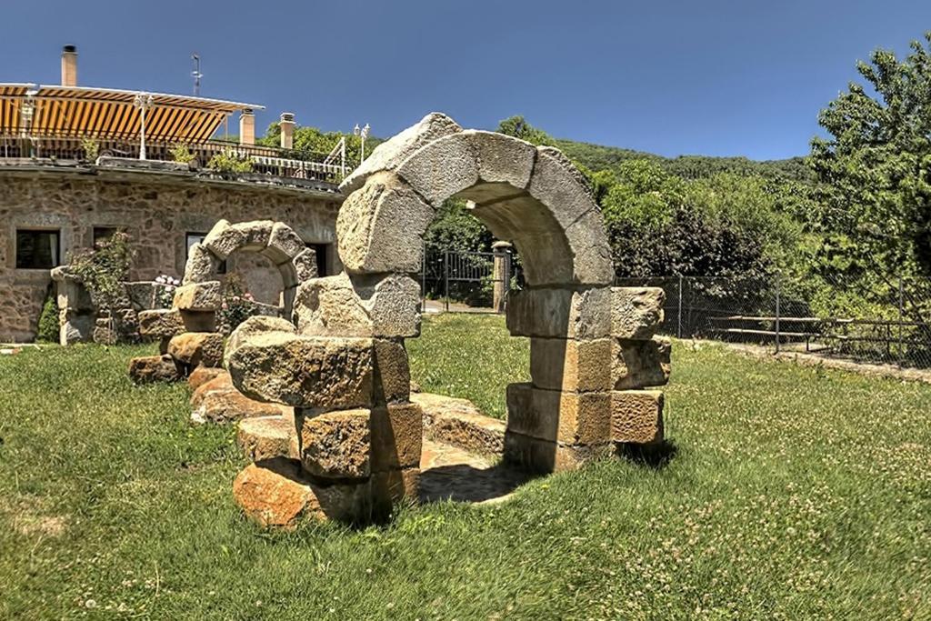 Apartamentos Rurales El Solitario Баньос де Монтемайор Екстериор снимка
