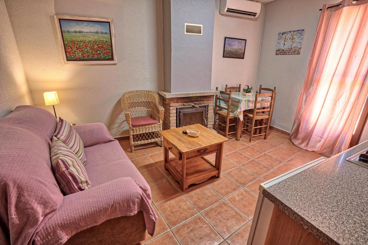 Apartamentos Rurales El Solitario Баньос де Монтемайор Екстериор снимка